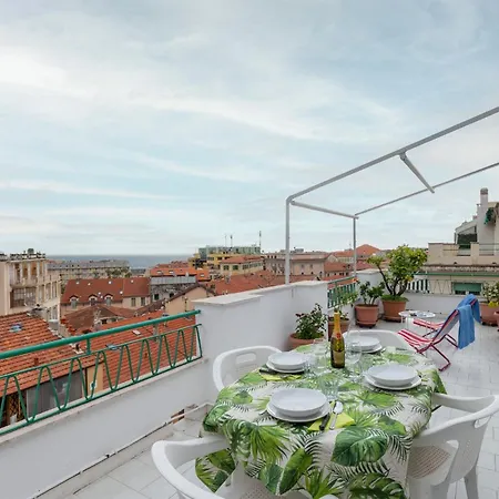 Guesthost - Penthouse With Terrace Appartement San Remo