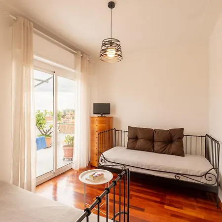 Guesthost - Penthouse With Terrace Apartamento